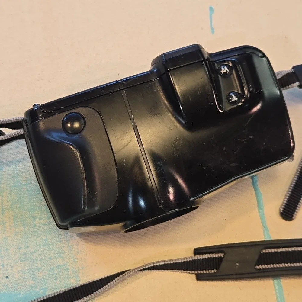 Minolta Freedom Zoom 105L APZ 35mm Film Camera BLK UNTESTED 35-105mm Strap Japan